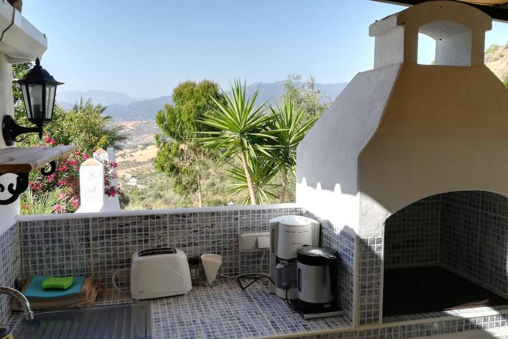 Tiny House 12M2 In Holiday Park With 55 M2 Pool Tolox Exterior foto